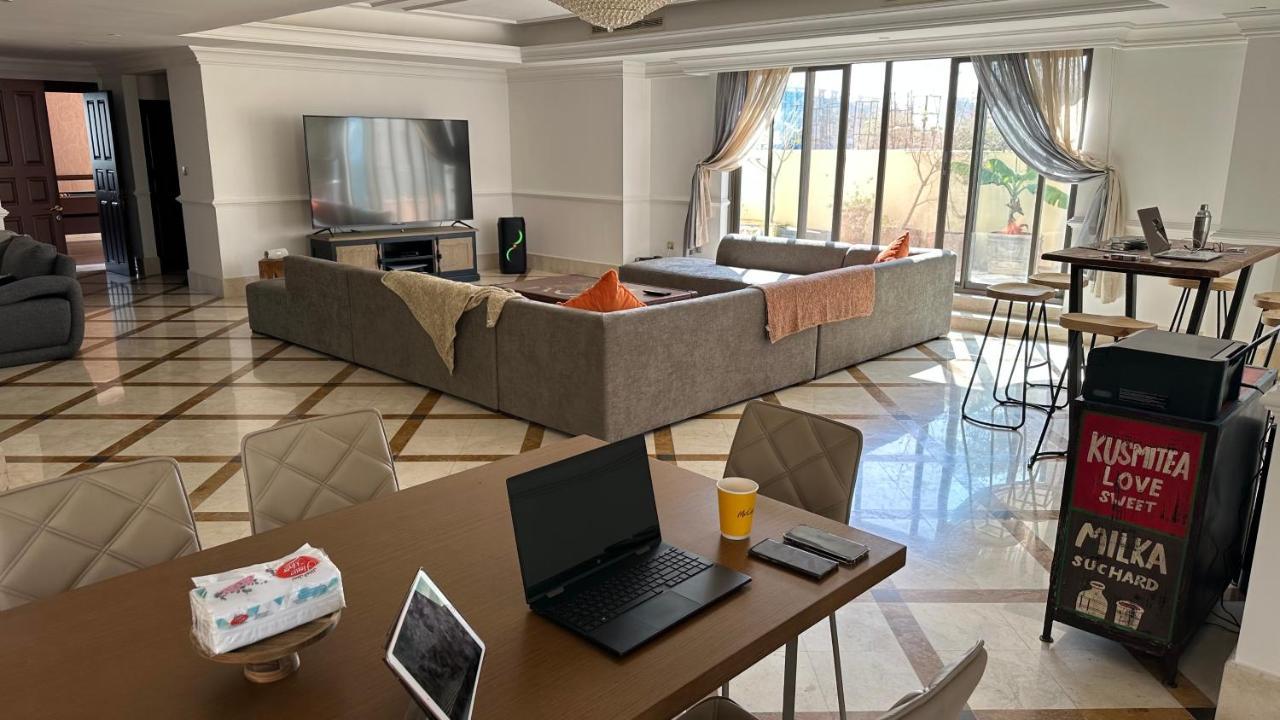 Hostel Neyar Beach Vibes - The Penthouse Dubai Exterior foto