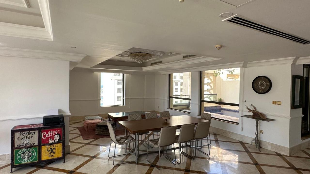 Hostel Neyar Beach Vibes - The Penthouse Dubai Exterior foto