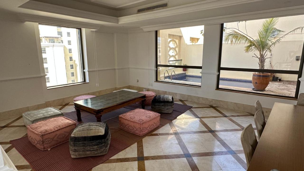 Hostel Neyar Beach Vibes - The Penthouse Dubai Exterior foto